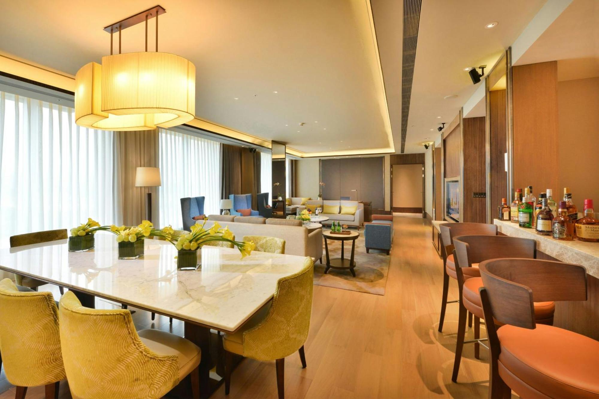 台北六福万怡酒店 臺北 外观 照片 The Club Lounge at the Hong Kong Convention and Exhibition Centre